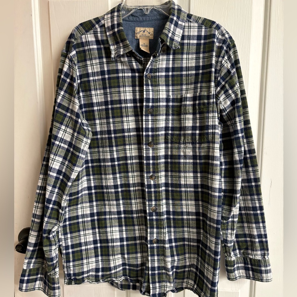 ❤️ Men's Plaid Button-Down Shirt in Green and Blue Size M